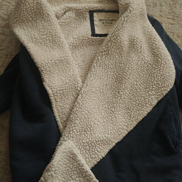 Abercrombie & Fitch Sweaters - Y2K Abercrombie & Fitch navy blue shawl size XS/S